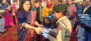 Hapur जनपद में धूमधाम से मनाया गणतंत्र दिवस, डीएम ने कलेक्ट्रेट परिसर में किया ध्वजारोहण, एटीएम का किया शुभारंभ Hapur -