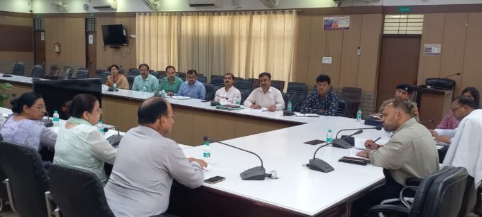 Hapur यूपी बीएड प्रवेश परीक्षा 2025, पारदर्शी और नकलविहीन आयोजन के लिए डीएम ने दिए कड़े निर्देश