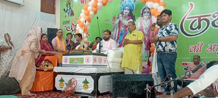 Hapur भगवान श्रीकृष्ण के महारास और रुक्मिणी विवाह की सुनाई कथा