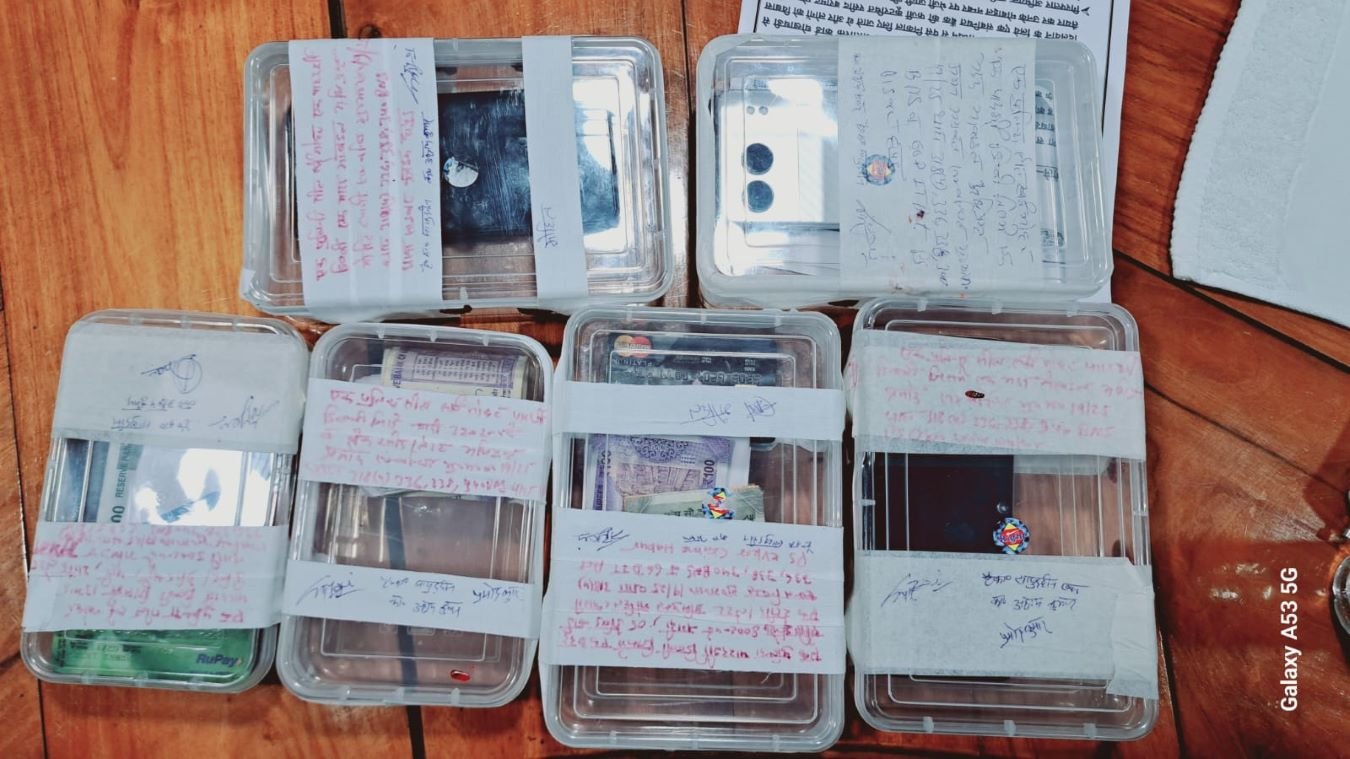Hapur में एचडीएफसी बैंक कर्मचारी सहित तीन साइबर अपराधी गिरफ्तार, 14 लाख की ठगी का खुलासा Hapur-