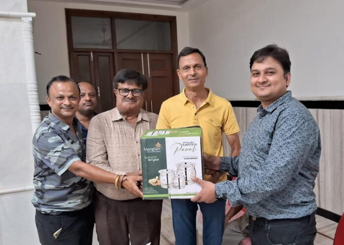 Hapur शकंर गंज जैन मंदिर मे लकी ड्रा प्रतियोगिता मे विजेता तुषार जैन रहे
