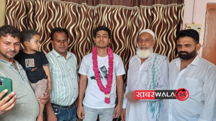 खाकी में चमका गोंदी का सितारा: मोहम्मद अनस ने 60 साल बाद तोड़ा पुलिस भर्ती का सूखा