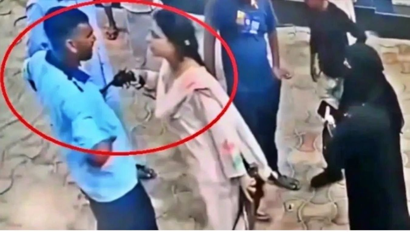 रिवॉल्वर गर्ल अरीबा खान की सियासत, Hardoi में कांग्रेस-AIMIM ने किया सम्मान, रानी लक्ष्मीबाई से जोड़ा hardoi-