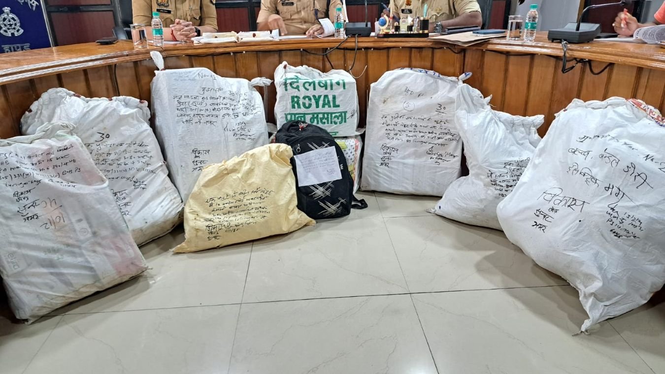 Hapur की पिलखुवा कोतवाली पुलिस ने चोरी के गिरोह का किया पर्दाफाश, चार शातिर चोर गिरफ्तार Hapur-