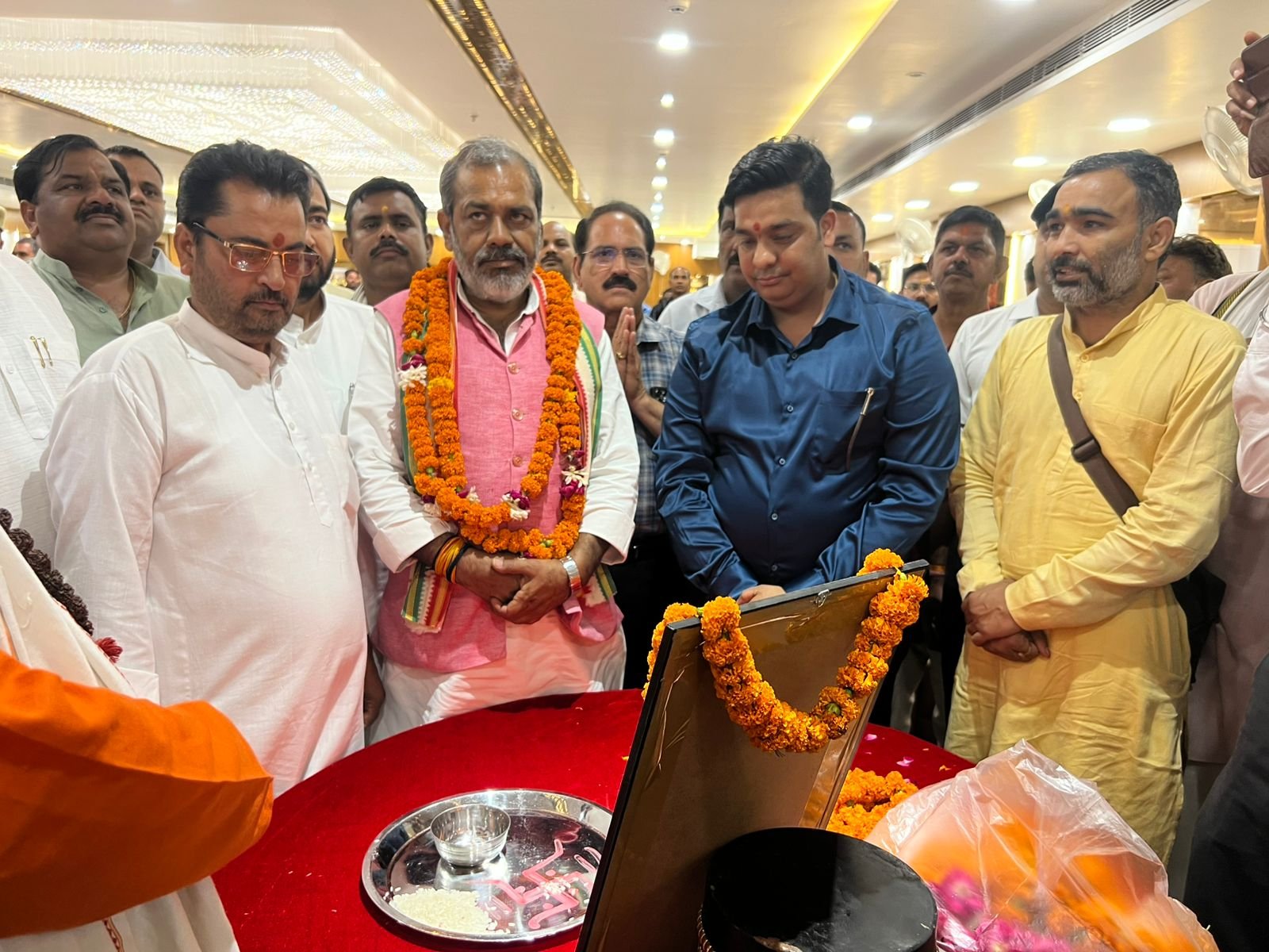 Hapur में राष्ट्रीय परशुराम परिषद और स्वाभिमान सेना के तत्वावधान में हापुड़ में ब्राह्मण समाज सभा, एकजुटता का आह्वान 1 Hapur-