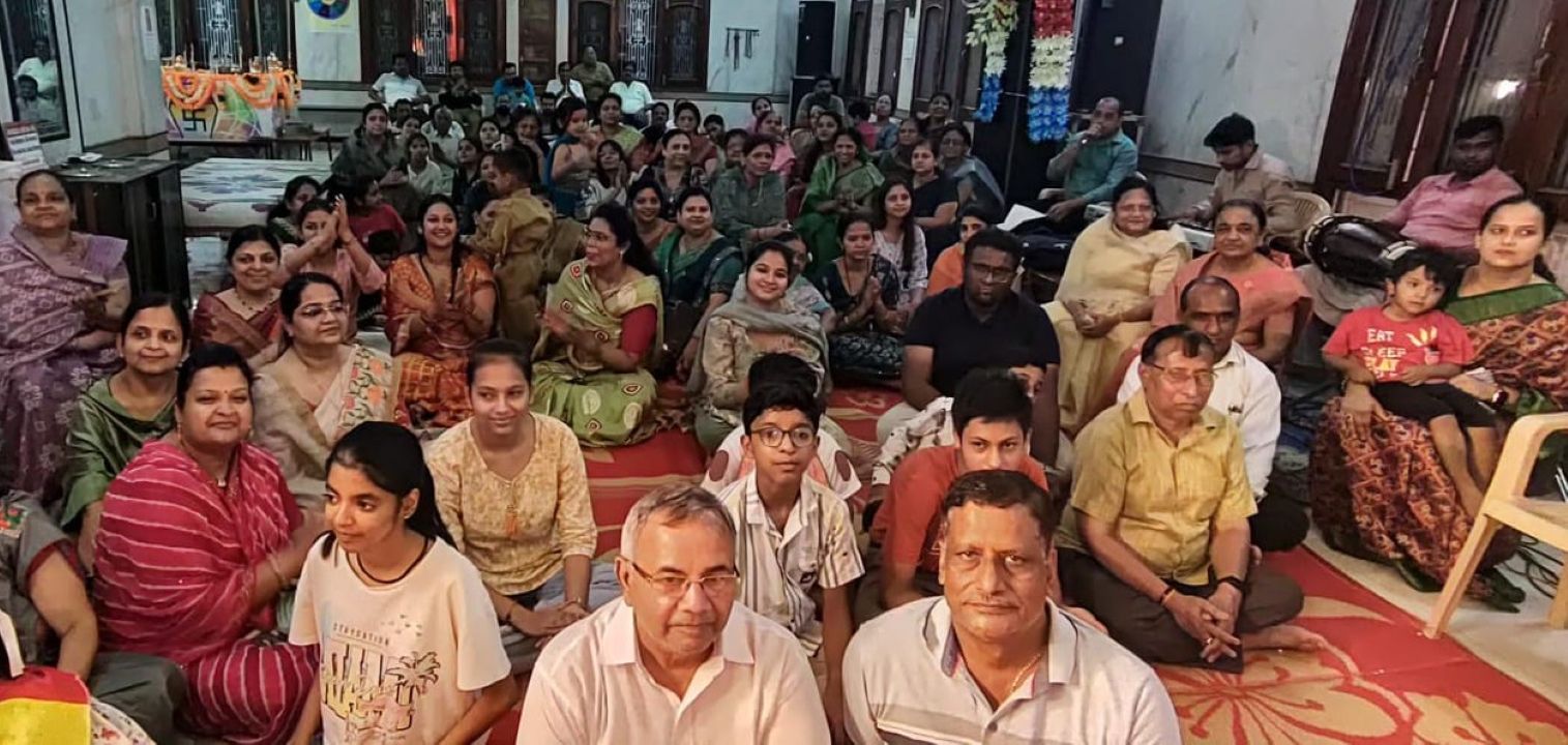 Hapur में दशलक्षण पर्व का भव्य आयोजन: जैन मंदिरों में अभिषेक, पूजा और प्रवचन के साथ उत्साह 1 Hapur-