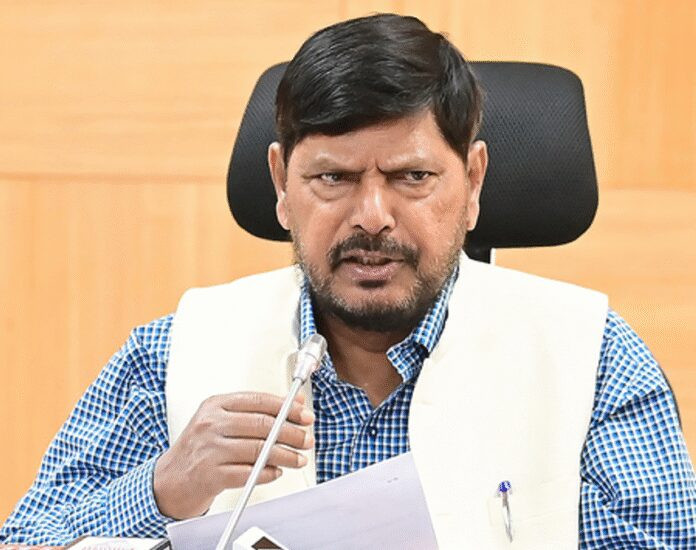 रामदास अठावले ने मनोज जरांगे की प्रशंसा की, प्रदर्शन को नियंत्रित रखने की अपील