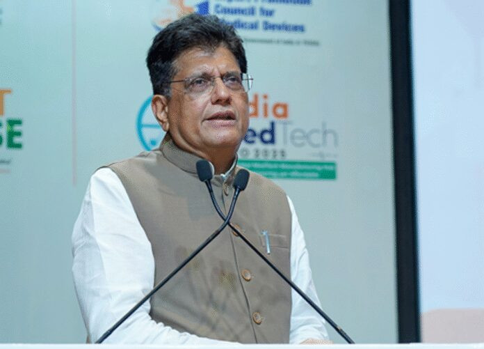 वैश्विक अनिश्चितता के बीच पीयूष गोयल ने निर्यातकों से स्थानीय उत्पादों को प्राथमिकता देने की अपील की