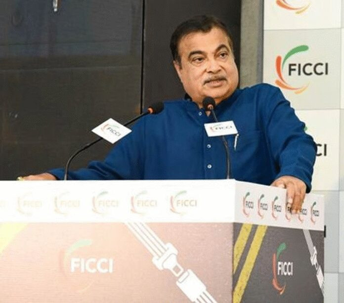 छात्रों को सड़क सुरक्षा के बारे में शिक्षित करना जिम्मेदार नागरिक बनाने में अहम कदम : नितिन गडकरी