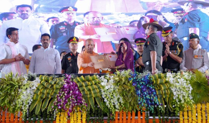 सीएम योगी ने गोरखपुर में दी करोड़ों की सौगात, गोरखा युद्ध स्मारक और संग्रहालय का शिलान्यास