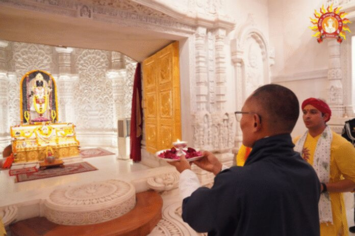 भूटान के प्रधानमंत्री शेरिंग तोबगे हुए रामभक्ति में लीन, अयोध्या मंदिर में बिताए पौने दो घंटे