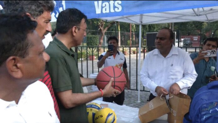 खेल मंत्री मनसुख मांडविया ने 'संडे ऑन साइकिल' में स्वदेशी खेल सामग्री का समर्थन किया