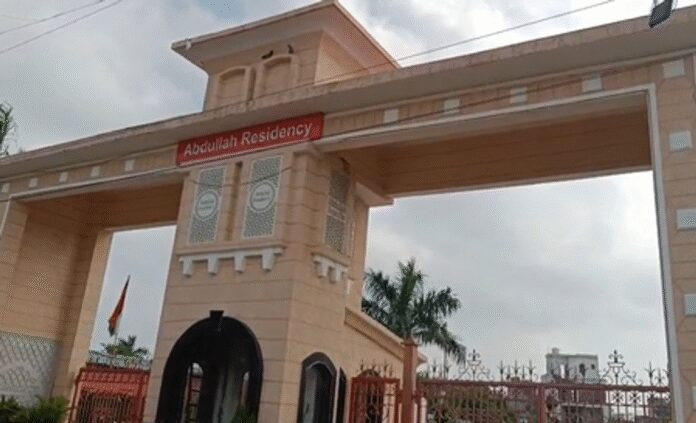 मेरठ: रेजिडेंसी कॉलोनी पर धार्मिक भेदभाव का आरोप, मंत्री सोमेंद्र तोमर ने जताई आपत्ति, जांच की मांग