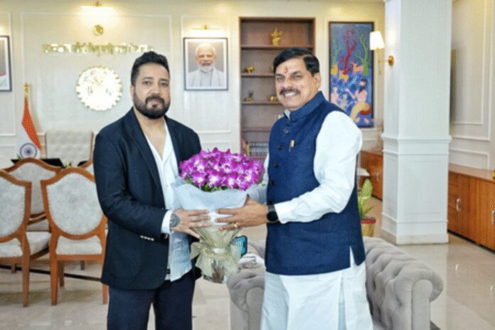 मध्य प्रदेश के सीएम से मिले मीका सिंह, नशे के खिलाफ उठाए गए कदमों को सराहा