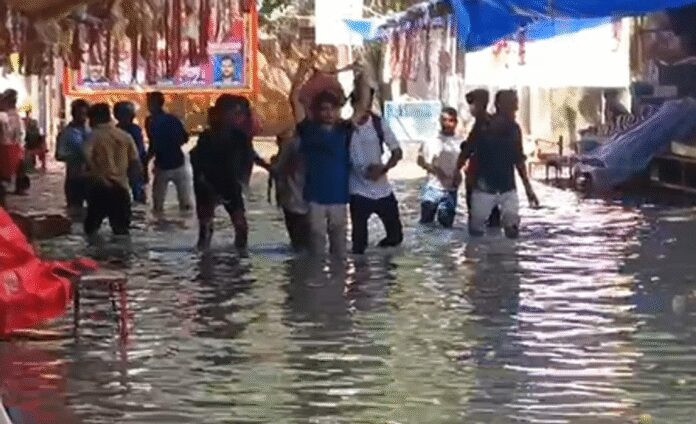 यूपी: आगरा में कैलाश मंदिर जलमग्न, प्रशासन अलर्ट