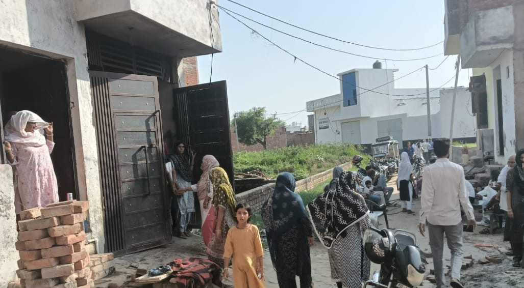 Hapur के शिवगढ़ी मोहल्ले में दर्दनाक हादसा, डेढ़ साल की मासूम की गड्ढे में डूबने से मौत