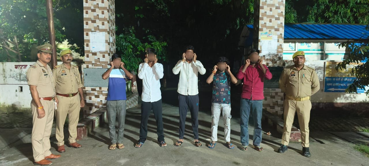 Sambhal news: एक खटोला जेल के भीतर… थाने के सामने reel बनाना पड़ा भारी , संभल पुलिस ने सिखाया सबक