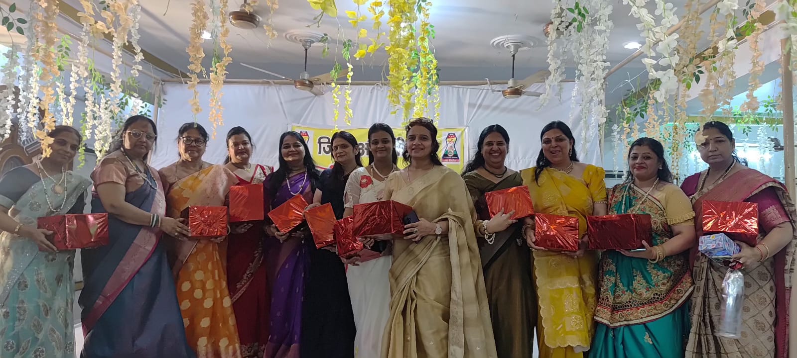 Hapur में दशलक्षण पर्व की धूम: आदिनाथ मंदिर में अभिषेक, पूजन और नाटिका ने बांधा समां 1 Hapur-