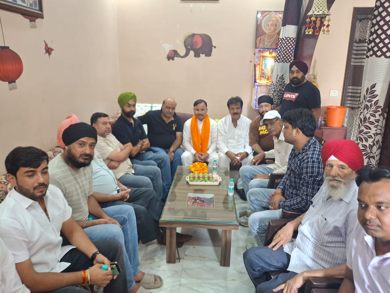 Hapur विधायक सदर विजयपाल आढ़ती का पंजाबी सभा समिति में भव्य स्वागत 1 Hapur-