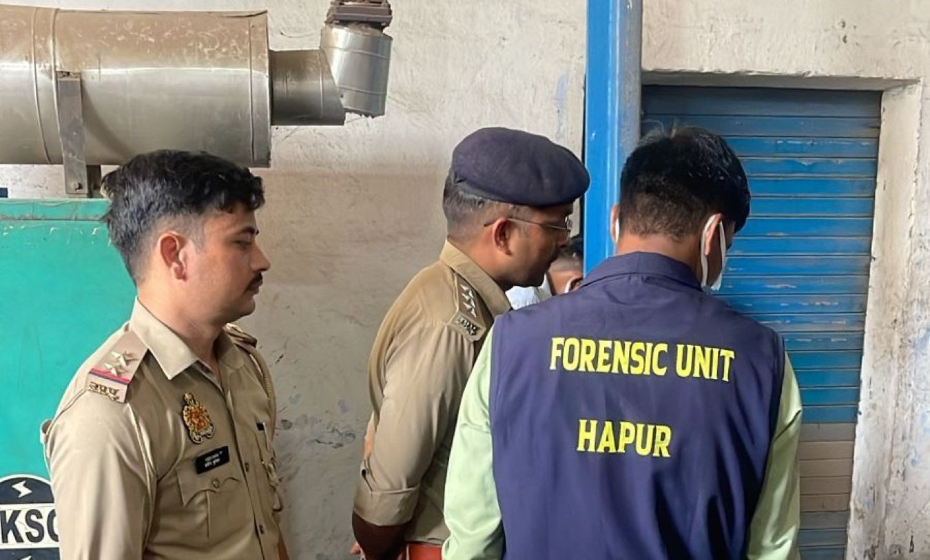 Hapur रेगुलेटर फैक्ट्री में चौकीदार की संदिग्ध हालत में मौत, पुलिस जांच में जुटी, परिजनों में कोहराम 1 Hapur-