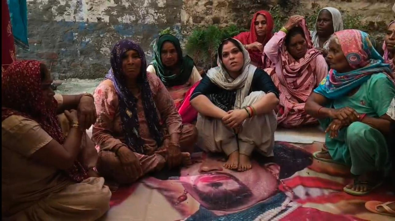 Hapur पत्नी से हुआ विवाद, ससुराल वालों ने दमाद को हाईवे पर दौड़ा दौड़ा कर पीटा, हुई मौत, वीडियो वायरल