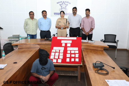 महाराष्ट्र : लग्जरी कारों से चोरी करने वाले गिरोह का महाराष्ट्र : लग्जरी कारों से चोरी करने वाले गिरोह का भंडाफोड़, 4 गिरफ्तार; 15.5 लाख का सोना जब्त