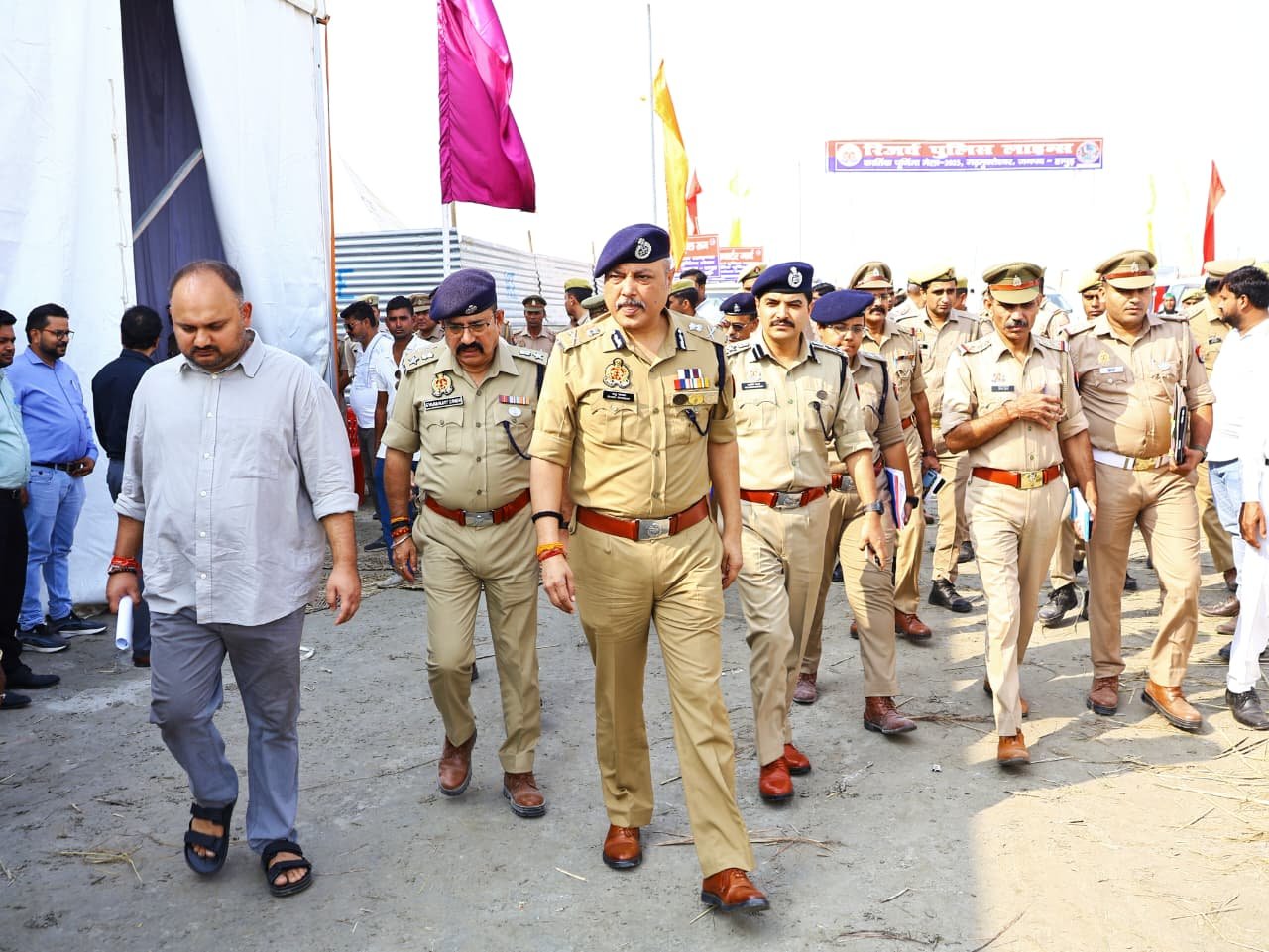 कार्तिक पूर्णिमा गंगा मेला 2025: हापुड़ में 6 नवंबर तक भक्ति का उत्सव,adg ने अफसरों के साथ की बैठक