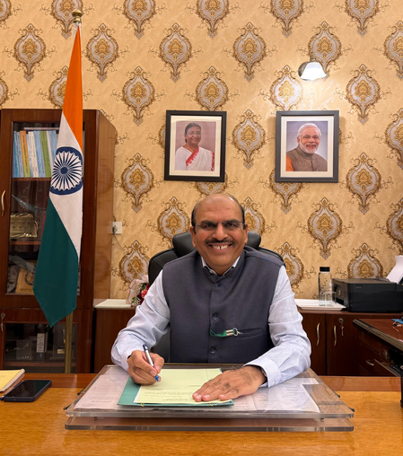 आईडीएएस अधिकारी राजकुमार अरोड़ा ने रक्षा सेवा के वित्तीय सलाहकार आईडीएएस अधिकारी राजकुमार अरोड़ा ने रक्षा सेवा के वित्तीय सलाहकार का पदभार संभाला