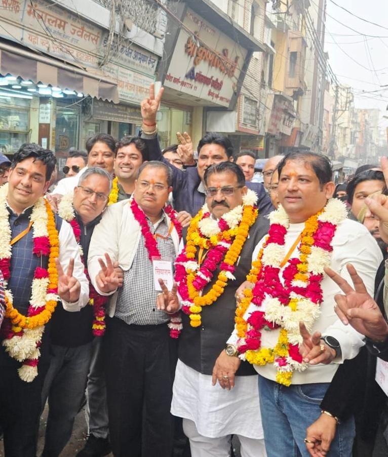 हापुड़ सर्राफा एसोसिएशन चुनाव: शरद अग्रवाल बने अध्यक्ष, सन्नी जैन उपाध्यक्ष, कोषाध्यक्ष पद पर आयुष शर्मा विजयी 2 हापुड़ सर्राफा एसोसिएशन चुनाव: शरद अग्रवाल बने अध्यक्ष, सन्नी जैन उपाध्यक्ष, कोषाध्यक्ष पद पर आयुष शर्मा विजयी