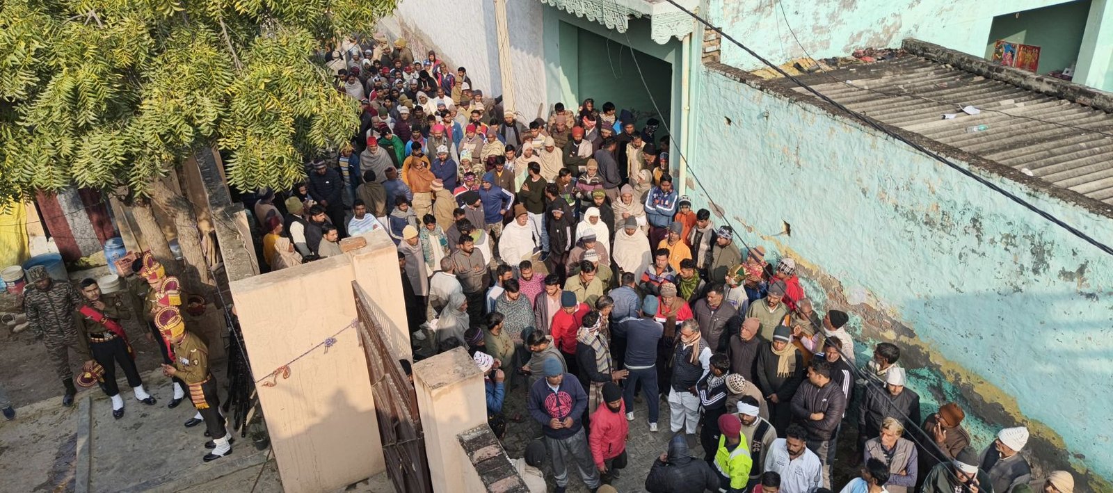 डोडा सड़क हादसा: hapur के लाल शहीद रिंकल बालियान का पार्थिव शरीर गांव पहुंचा, भारत मां की जय से गुंज उठा भटैल 2 Hapur---