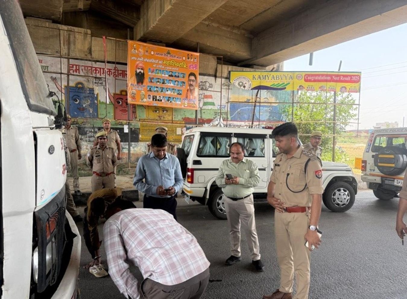 Hapur news ध्वनि प्रदूषण पर सख्ती, यातायात पुलिस ने चलाया विशेष अभियान, 22 वाहनों के खिलाफ कार्रवाई