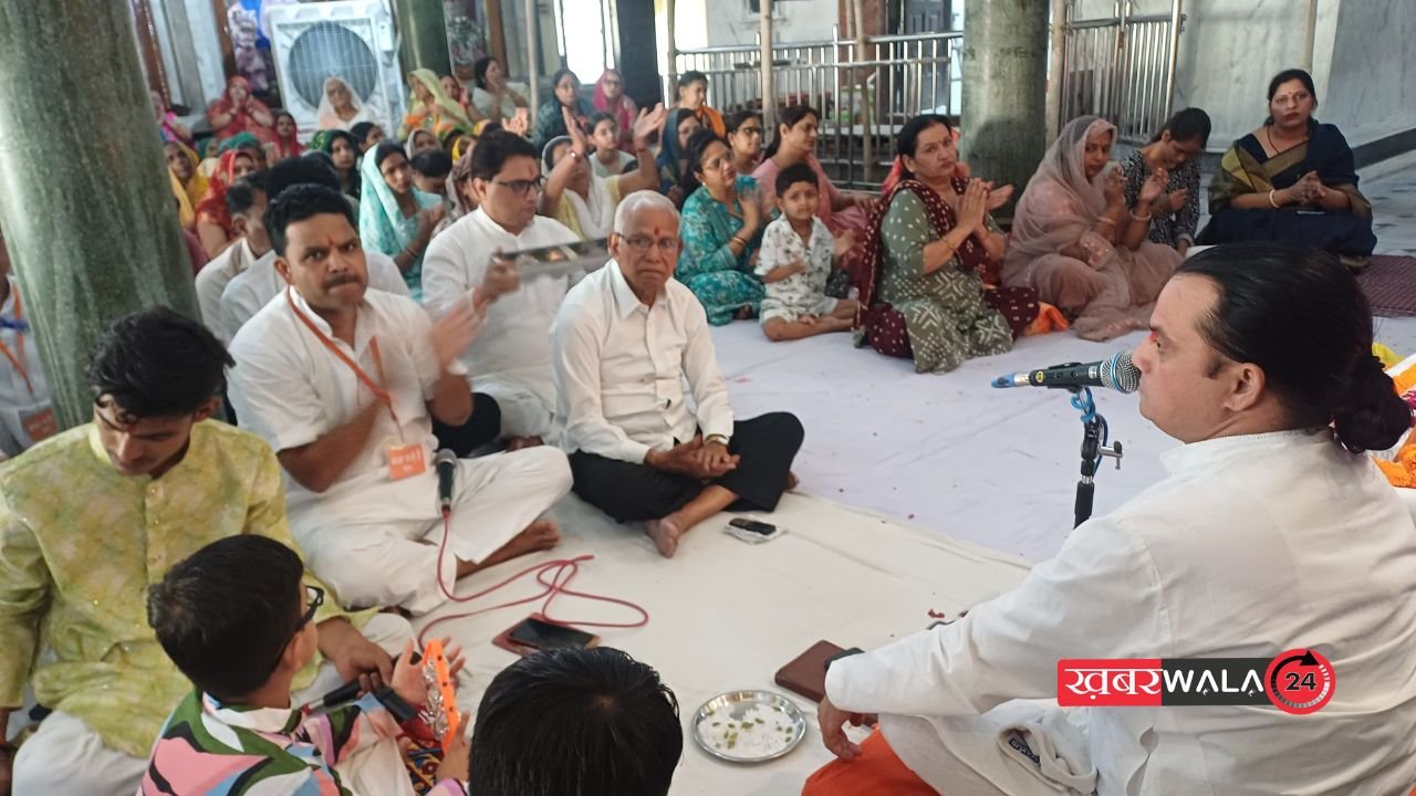 Hapur news: हापुड़ के श्री लक्ष्मीनारायण मंदिर में बालाजी महाराज मेहंदीपुर वाले का भव्य संकीर्तन