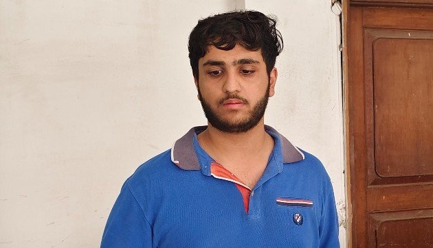 Hapur news व्यापारी के घर 45 मिनट तक लुटेरो का तांडव: परिवार को गनपाइंट पर लेकर लूटा सवा किलो सोना और नकदी 2 Hapur news- उद्योगपति का पोता