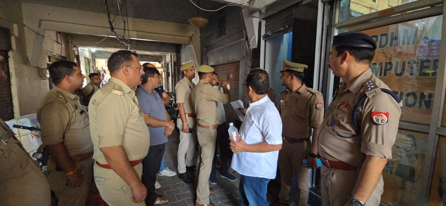 Hapur news नियमों की धज्जियां उड़ा रहे 3 कोचिंग सेंटर और लाइब्रेरी सील, cfo ने खुद संभाली कमान 1 Hapur news-
