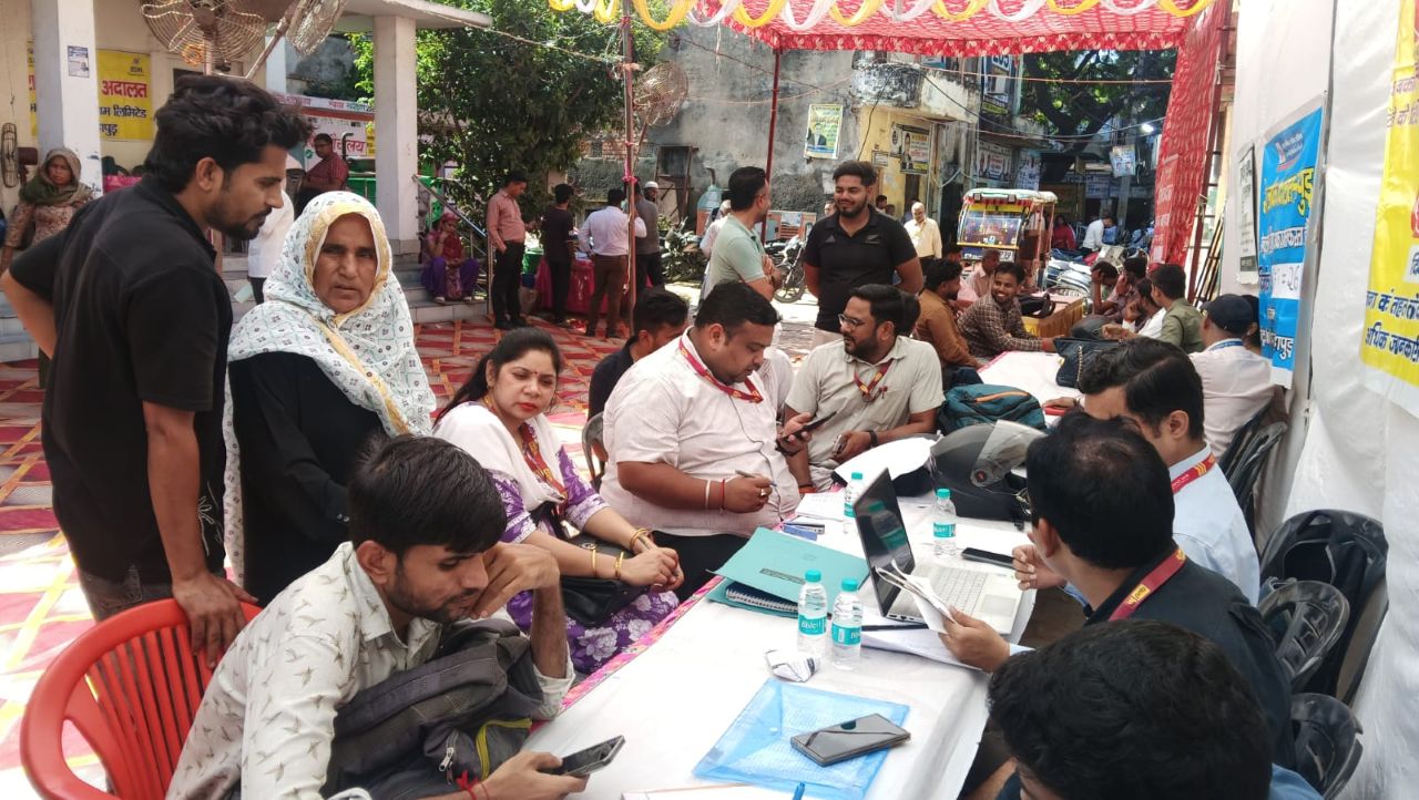 Hapur news राष्ट्रीय लोक अदालत, 2. 89 लाख से अधिक मामलों का हुआ ऐतिहासिक निस्तारण, 5. 10 करोड़ से अधिक की धनराशि पर बनी सहमति 1 Hapur news-